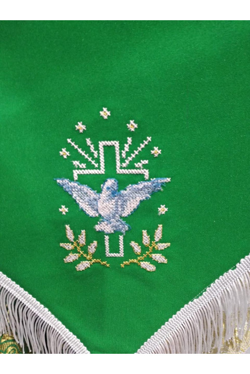 Хуругви вишиті хрестиком 1995 зелені